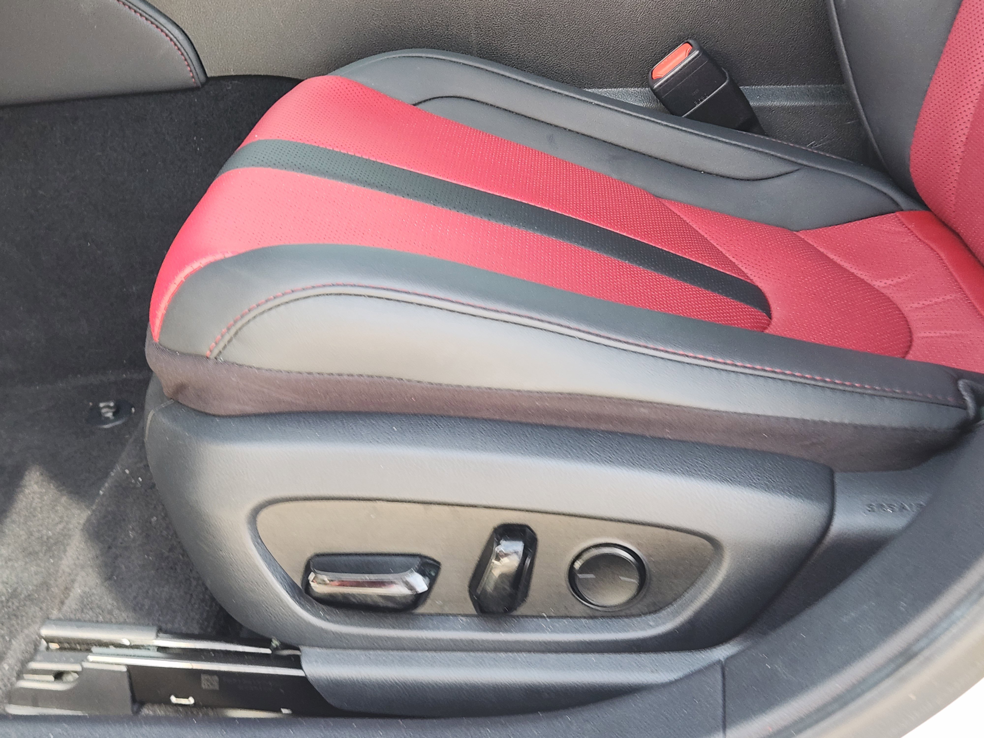 Used 2023 Lexus ES 350 F Sport w/ Accessory Package (Z1) image 32