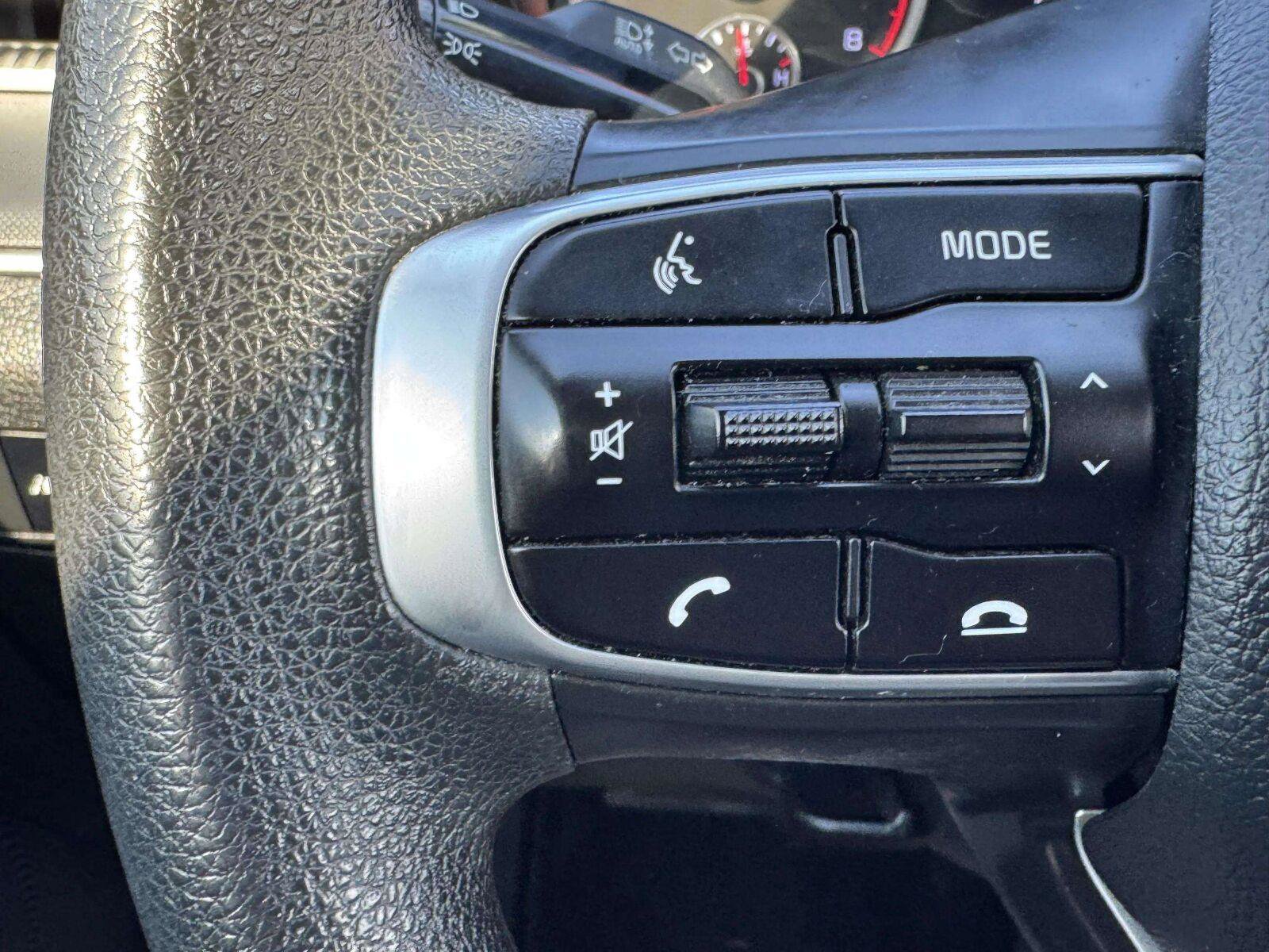 Used 2021 Kia K5 LXS FWD image 18