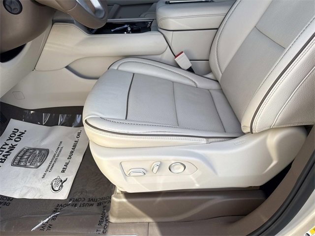 Used 2024 GMC Yukon XL Denali image 11