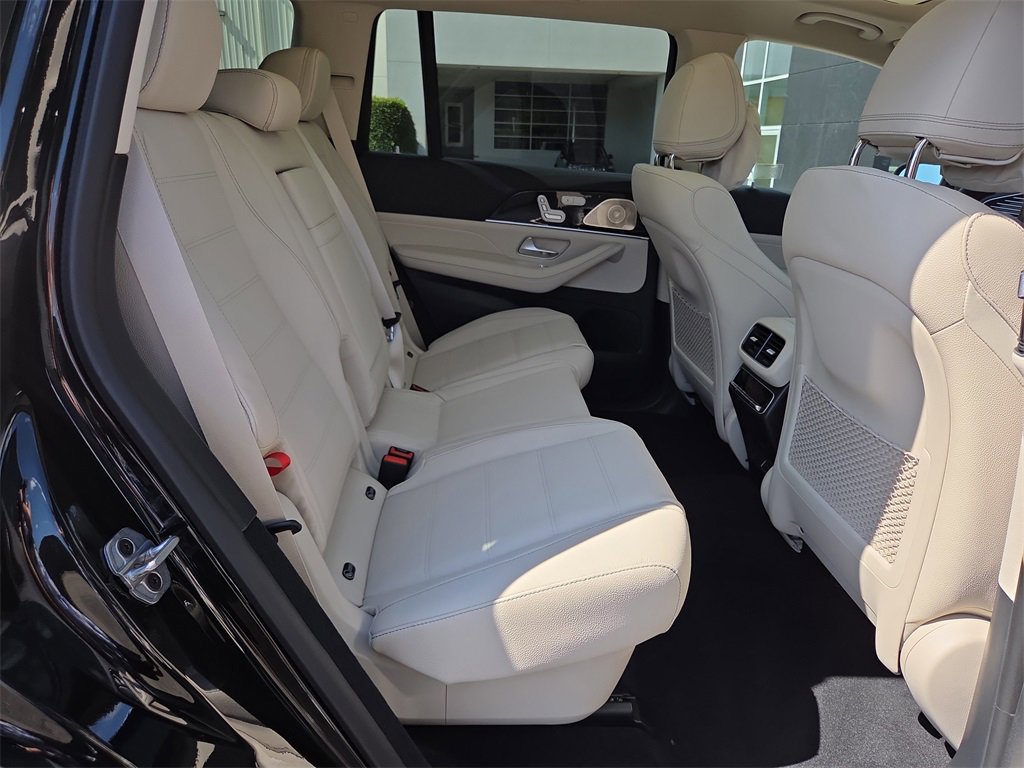 New 2026 Mercedes-Benz GLS 450 4MATIC image 15