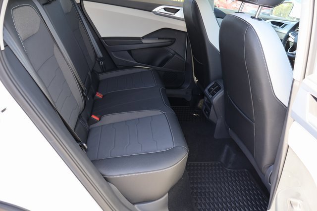 Certified 2025 Volkswagen Taos SE image 17