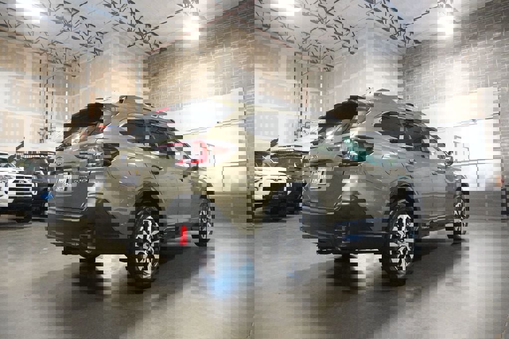 Used 2020 Subaru Outback Premium image 4