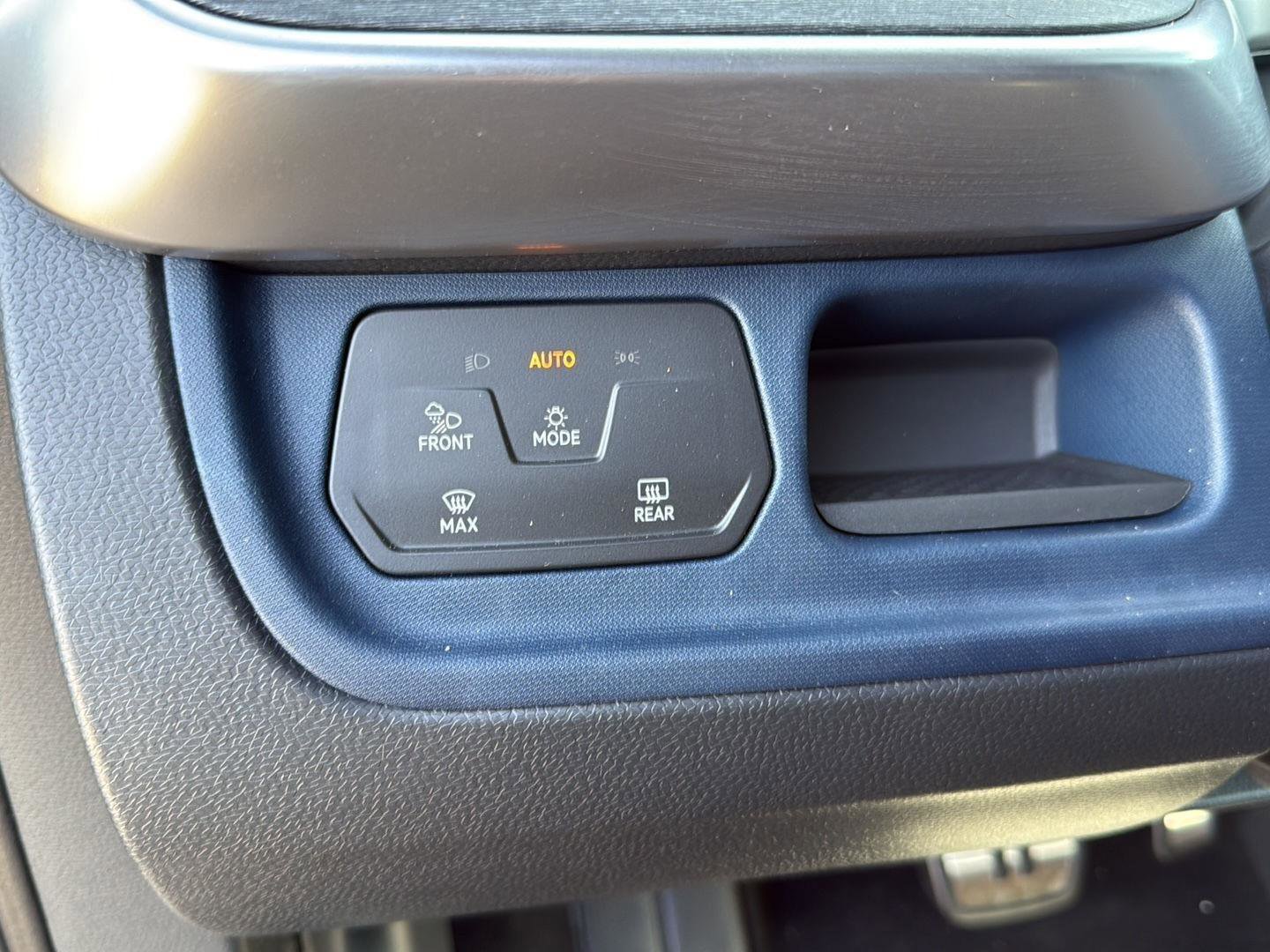 New 2025 Volkswagen ID. Buzz Pro S image 19