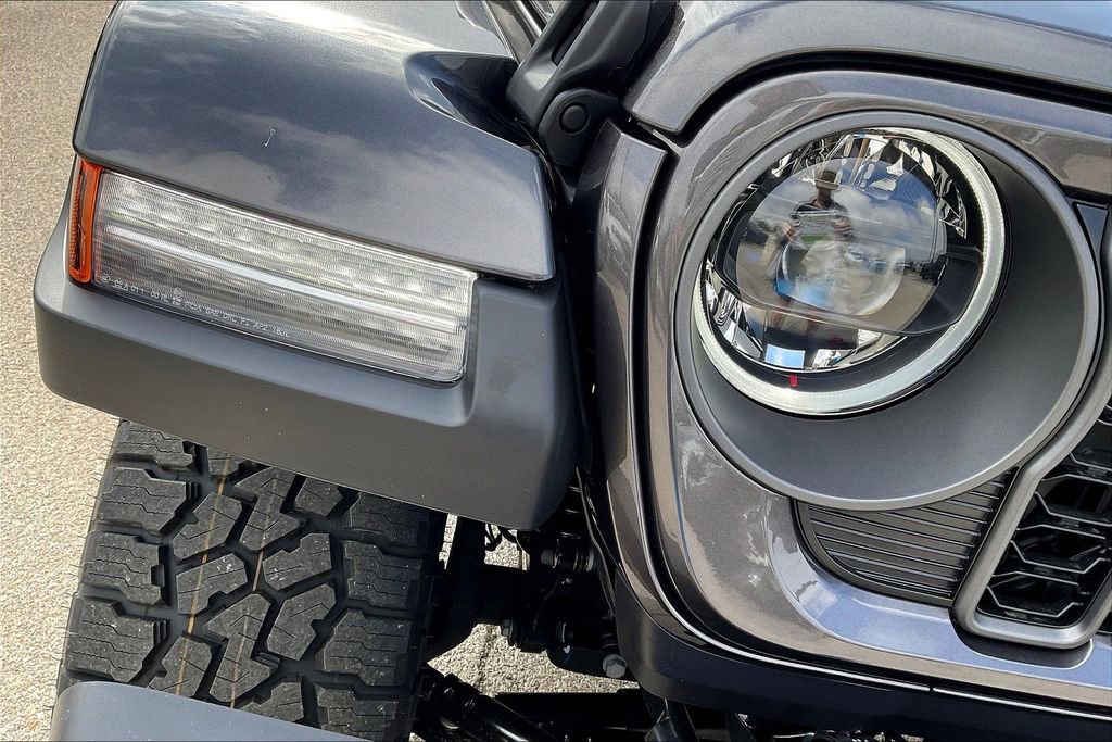 New 2025 Jeep Gladiator Rubicon w/ Convenience Group AWD/4WD image 34