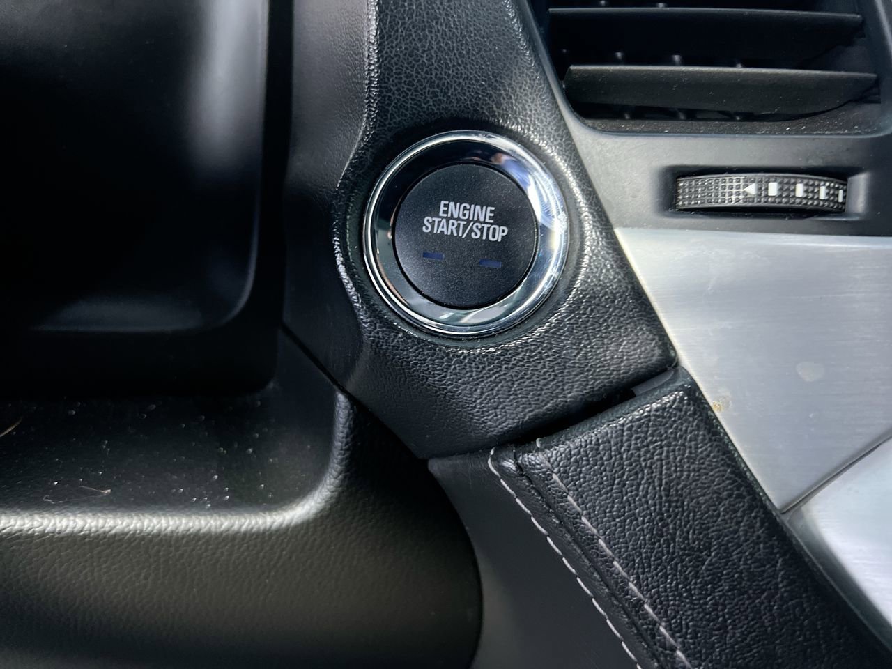 Used 2019 GMC Yukon SLT w/ Graphite Edition RWD image 21