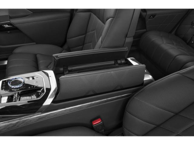 Used 2024 BMW i7 xDrive60 w/ Executive Package AWD/4WD image 16