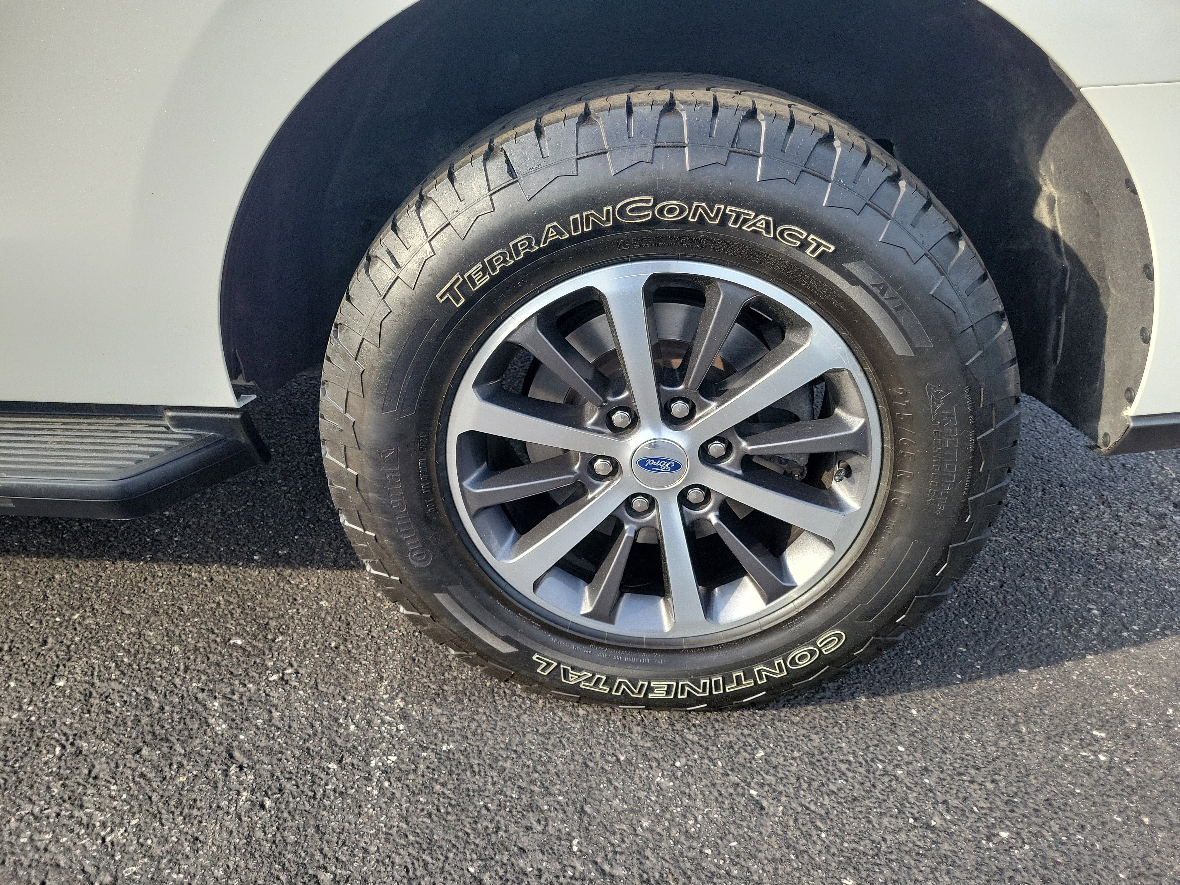 Used 2020 Ford Expedition XLT w/ Equipment Group 201A AWD/4WD image 8