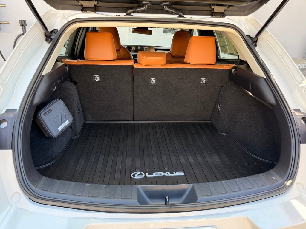 Certified 2022 Lexus UX 200 UX 200 5-DR SUV image 13