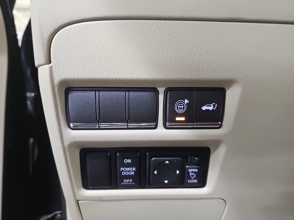 Used 2012 INFINITI QX56 4WD w/ Deluxe Touring Pkg image 32
