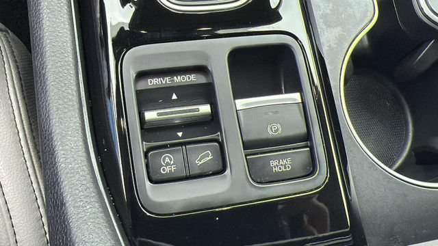 Used 2024 Honda Pilot Touring image 20