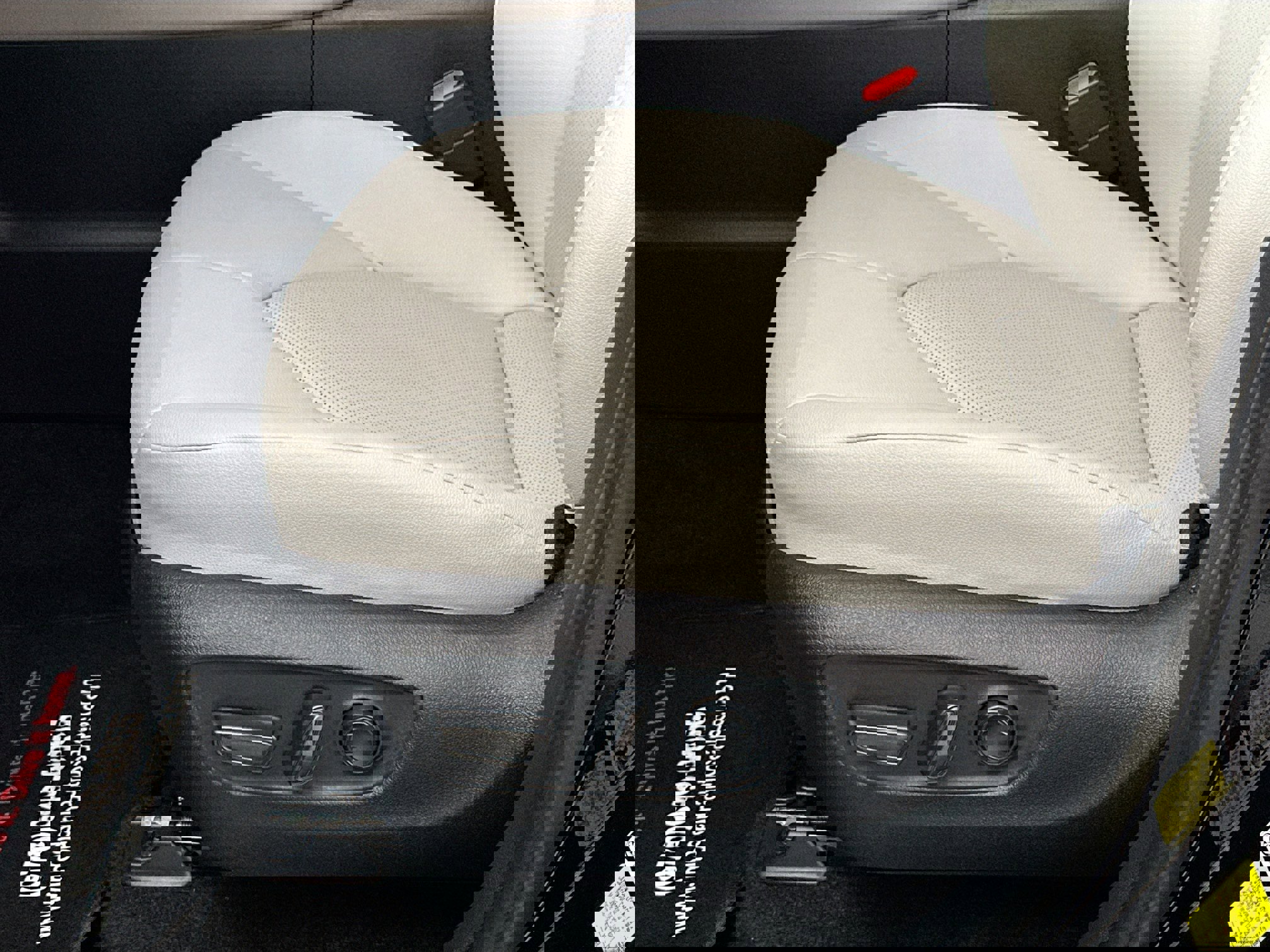 Used 2025 Toyota Grand Highlander AWD Hybrid image 19