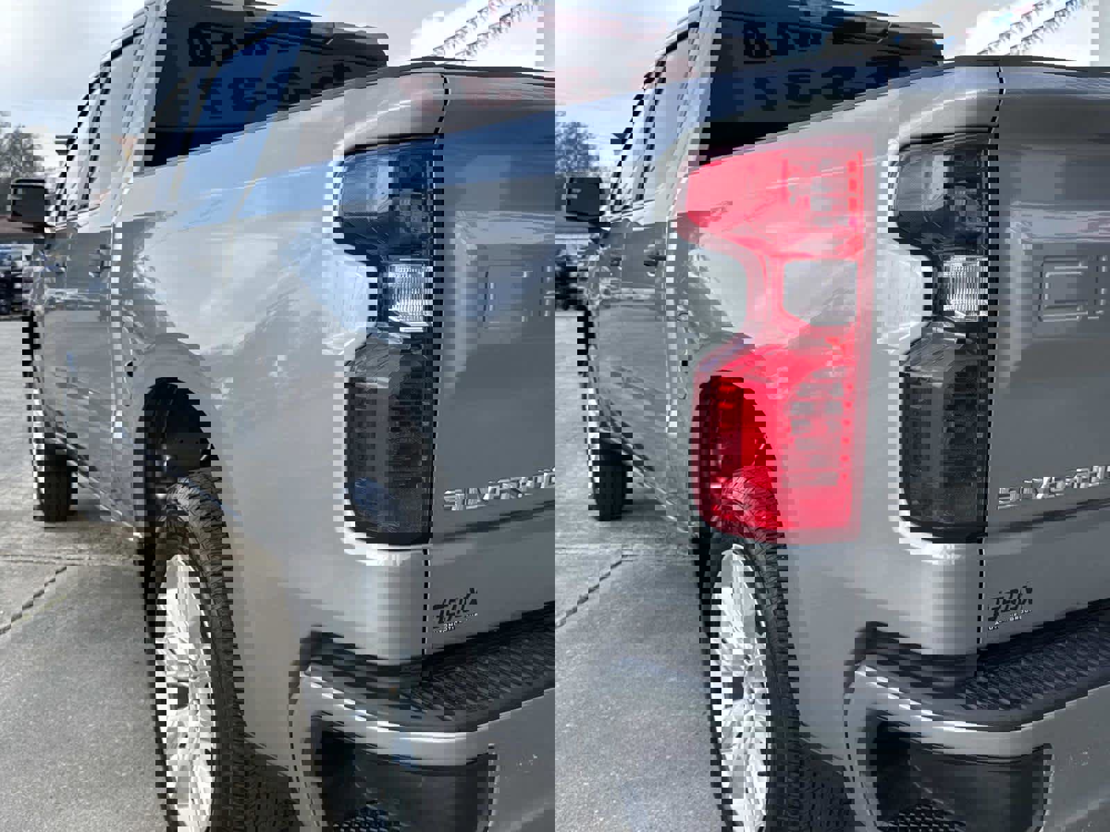 Used 2024 Chevrolet Silverado 1500 Custom image 9