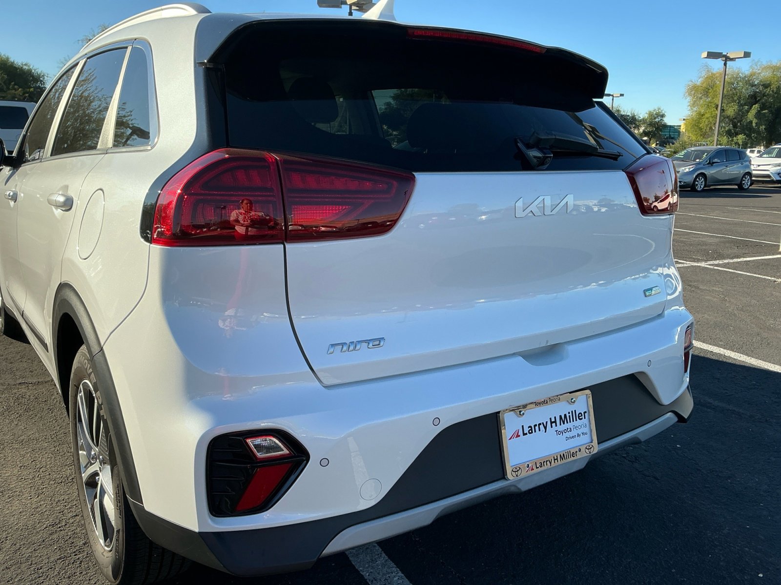 Used 2022 Kia Niro EX Premium image 24