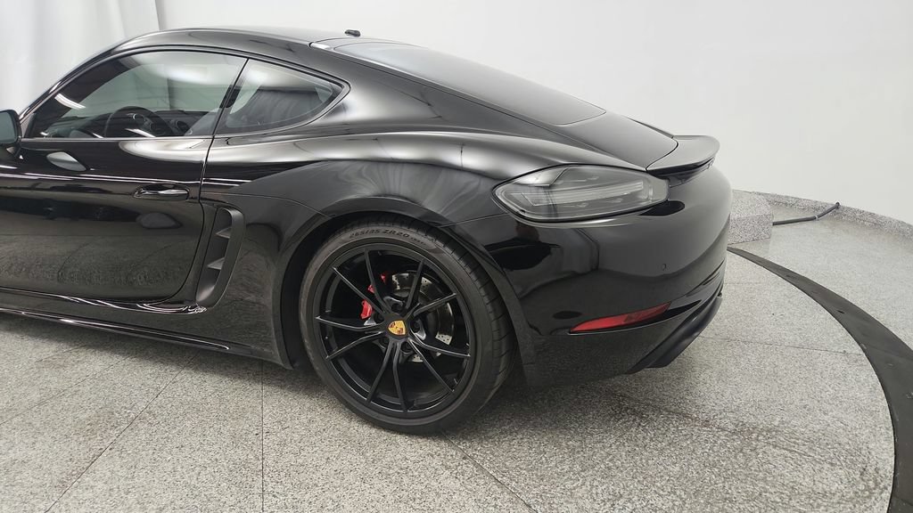 Used 2018 Porsche 718 Cayman GTS RWD image 14
