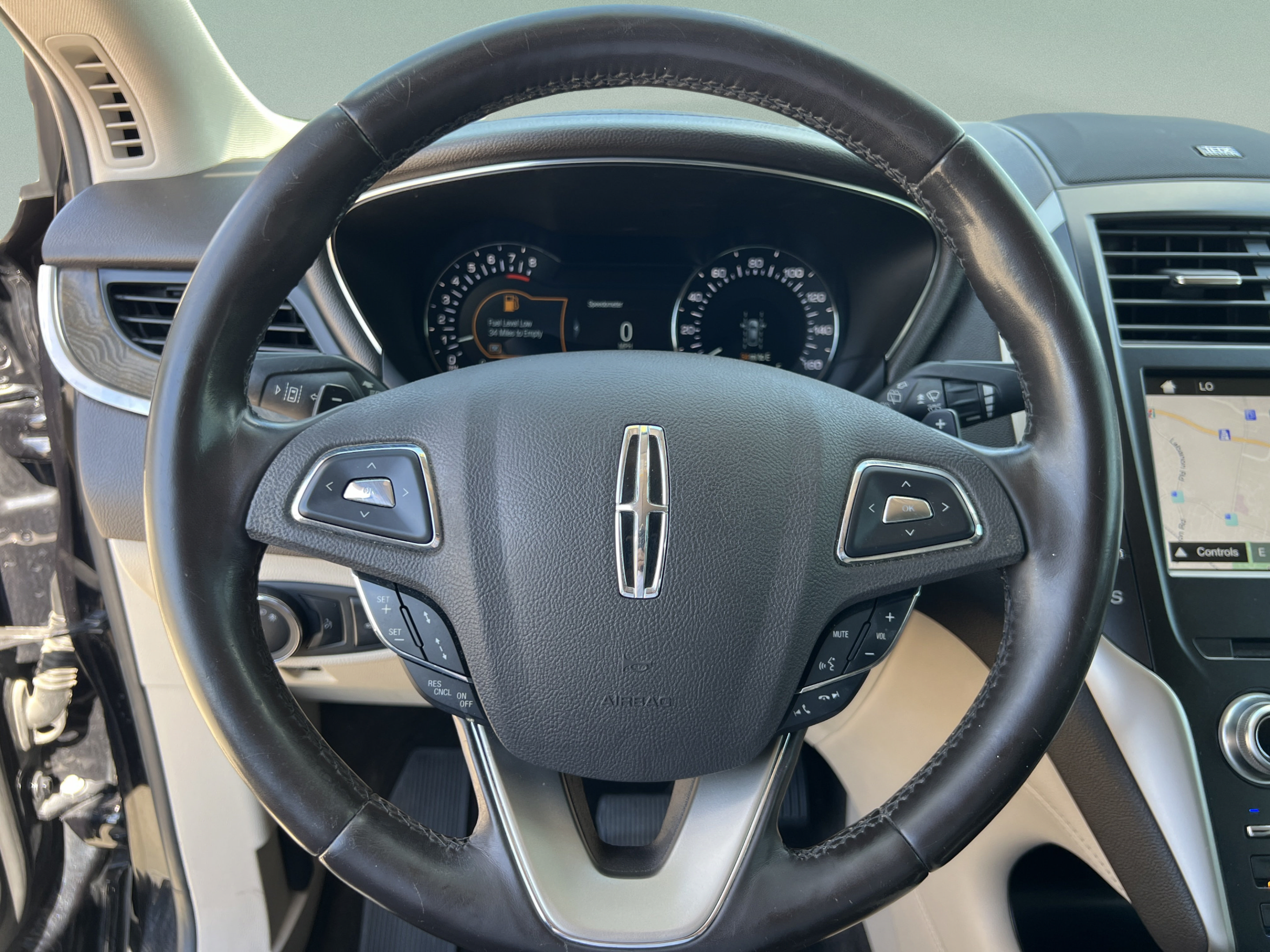 Used 2019 Lincoln MKC Reserve w/ MKC Technology Package FWD image 12