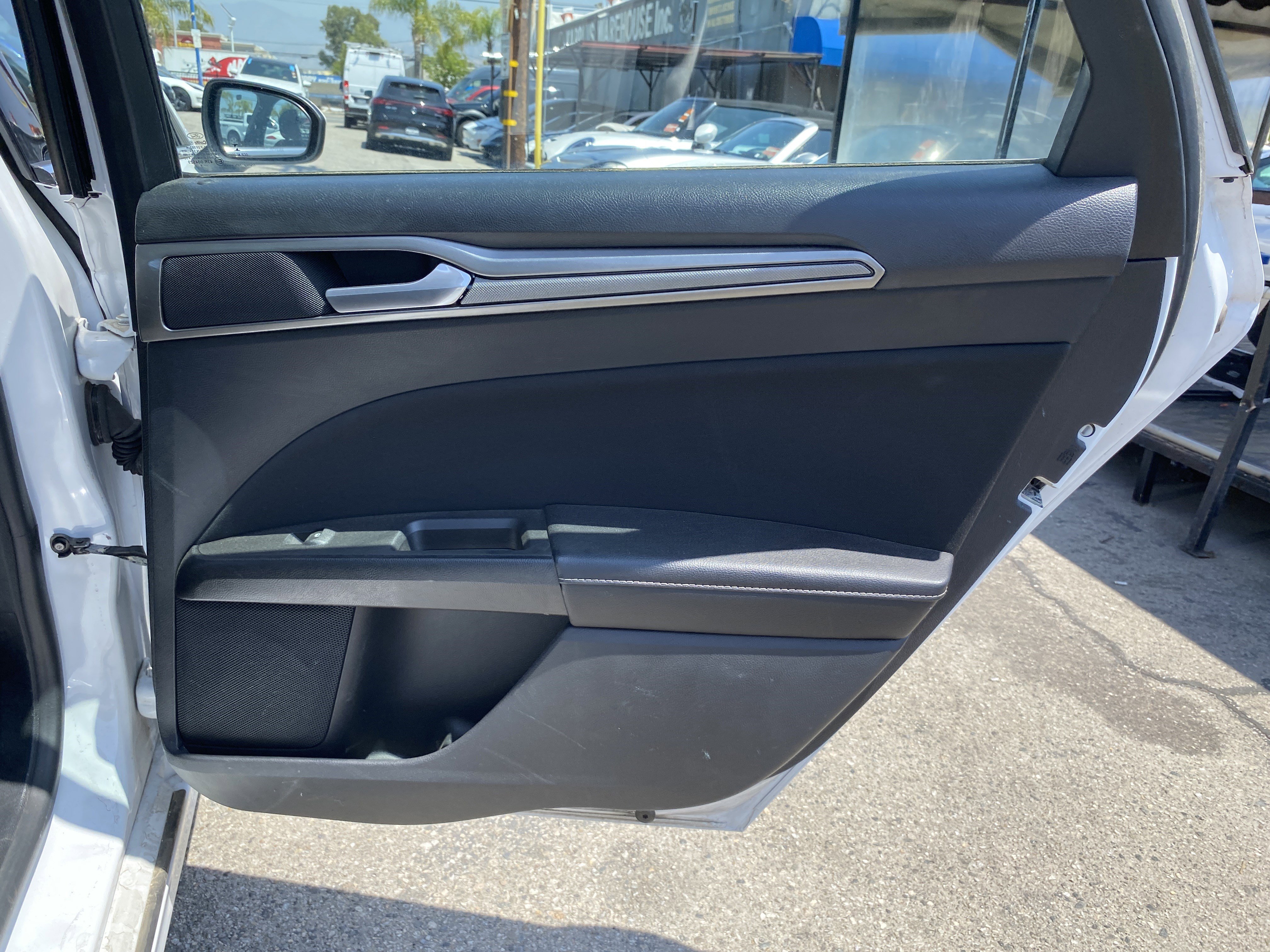 Used 2019 Ford Fusion SE FWD image 22