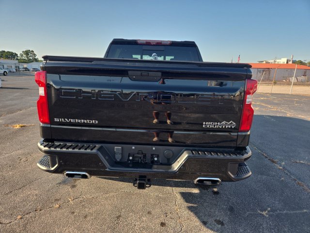 Used 2021 Chevrolet Silverado 1500 High Country w/ Technology Package AWD/4WD image 7