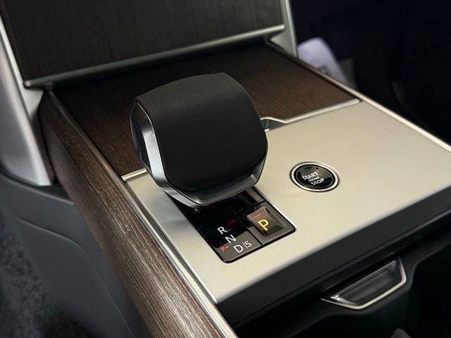 New 2025 Land Rover Range Rover SE image 34