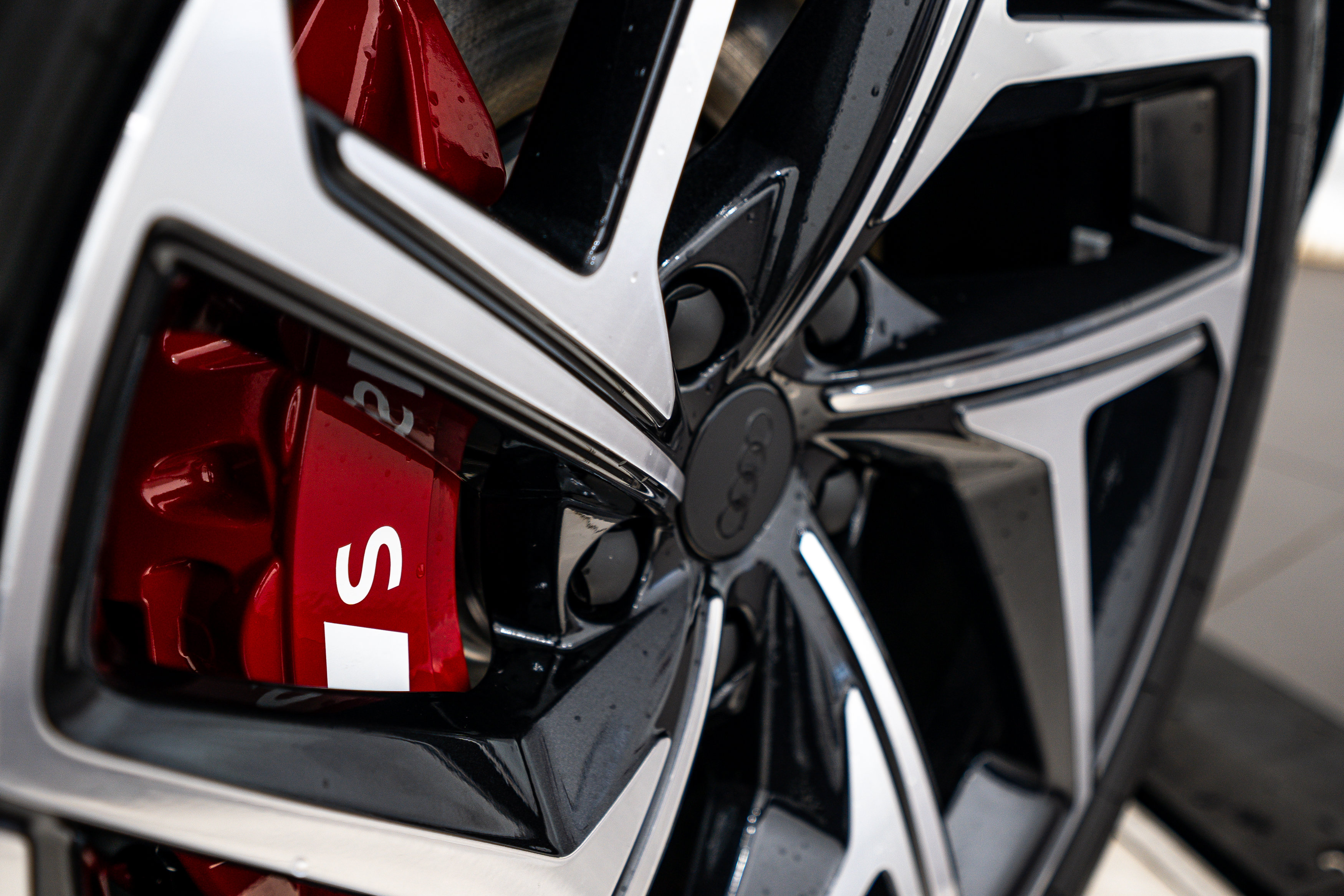 New 2027 Audi SQ6 e-tron Premium Plus AWD/4WD image 24