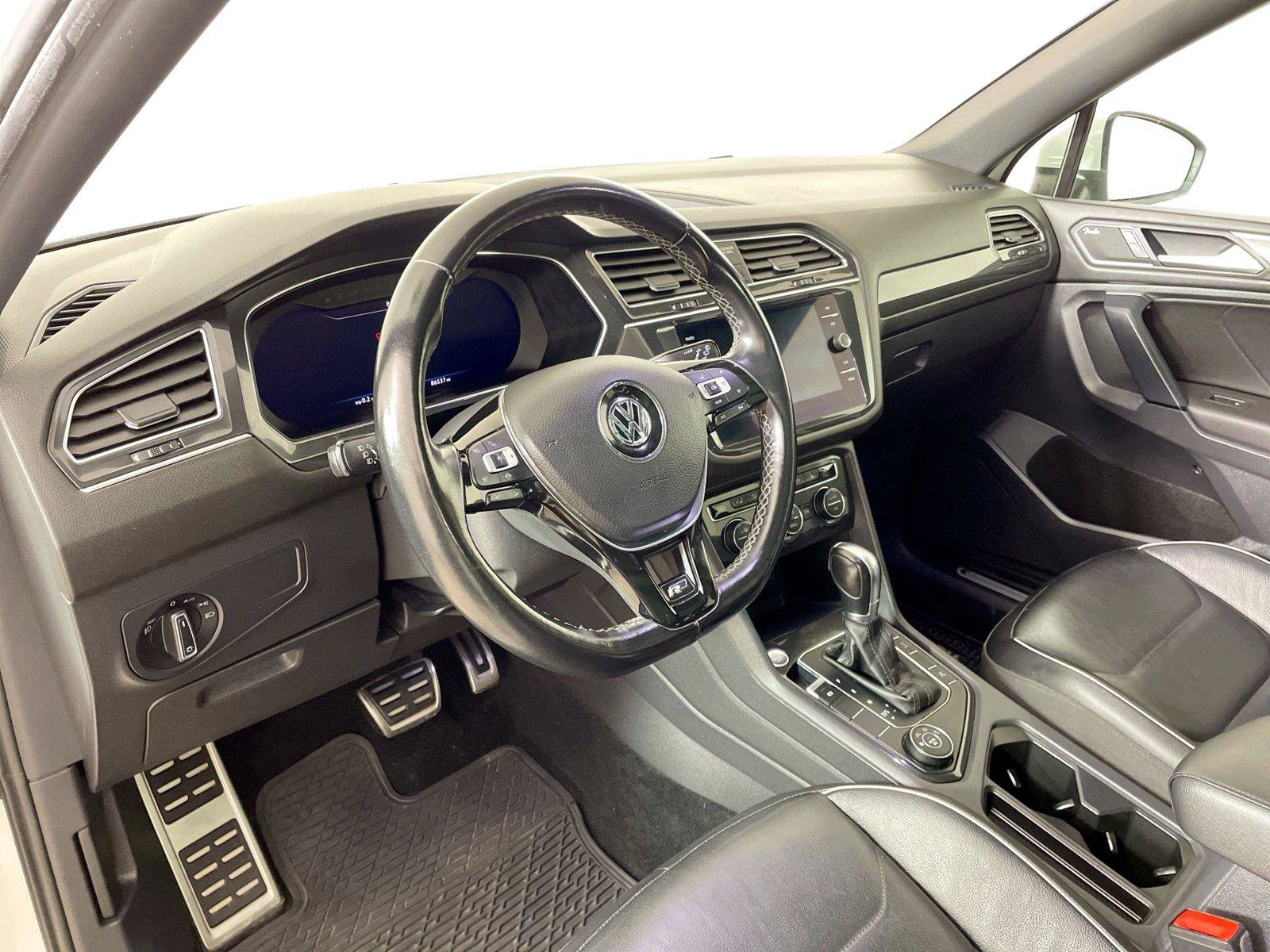 Used 2019 Volkswagen Tiguan SEL Premium R-Line AWD/4WD image 24