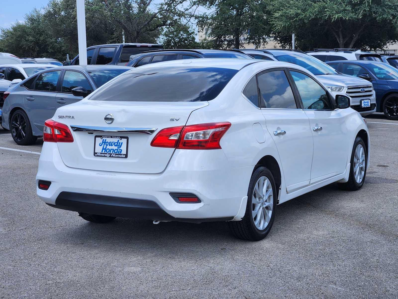 Used 2019 Nissan Sentra SV w/ Exterior Package FWD image 6