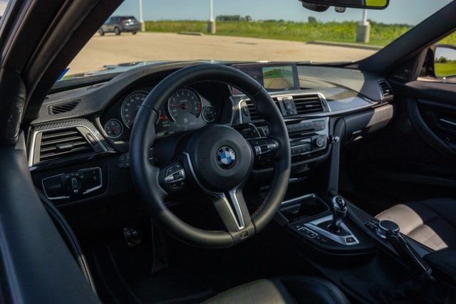 Used 2018 BMW M3 RWD image 13