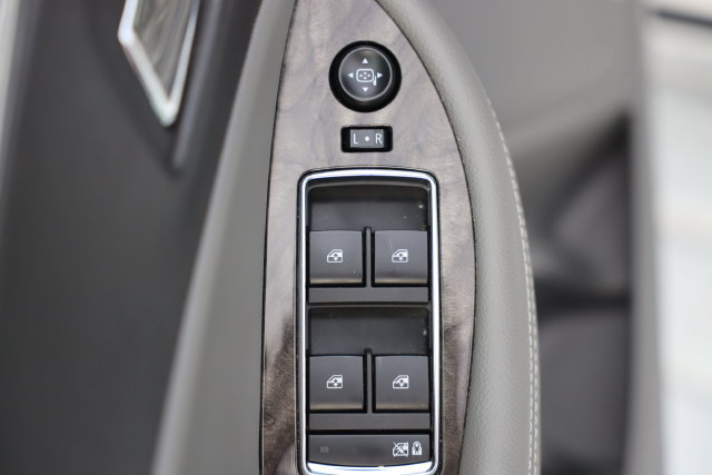 Used 2015 Chevrolet Impala LTZ FWD image 13