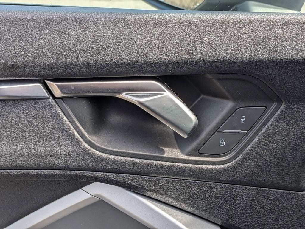 Used 2023 Audi Q3 2.0T Premium Plus w/ Premium Plus Package image 11