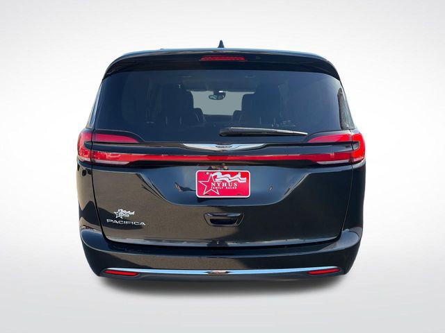 Used 2022 Chrysler Pacifica Touring-L FWD image 8