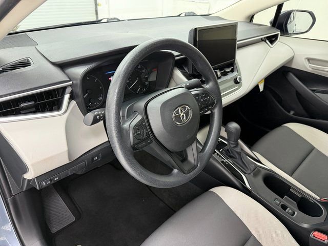 Used 2025 Toyota Corolla LE image 8