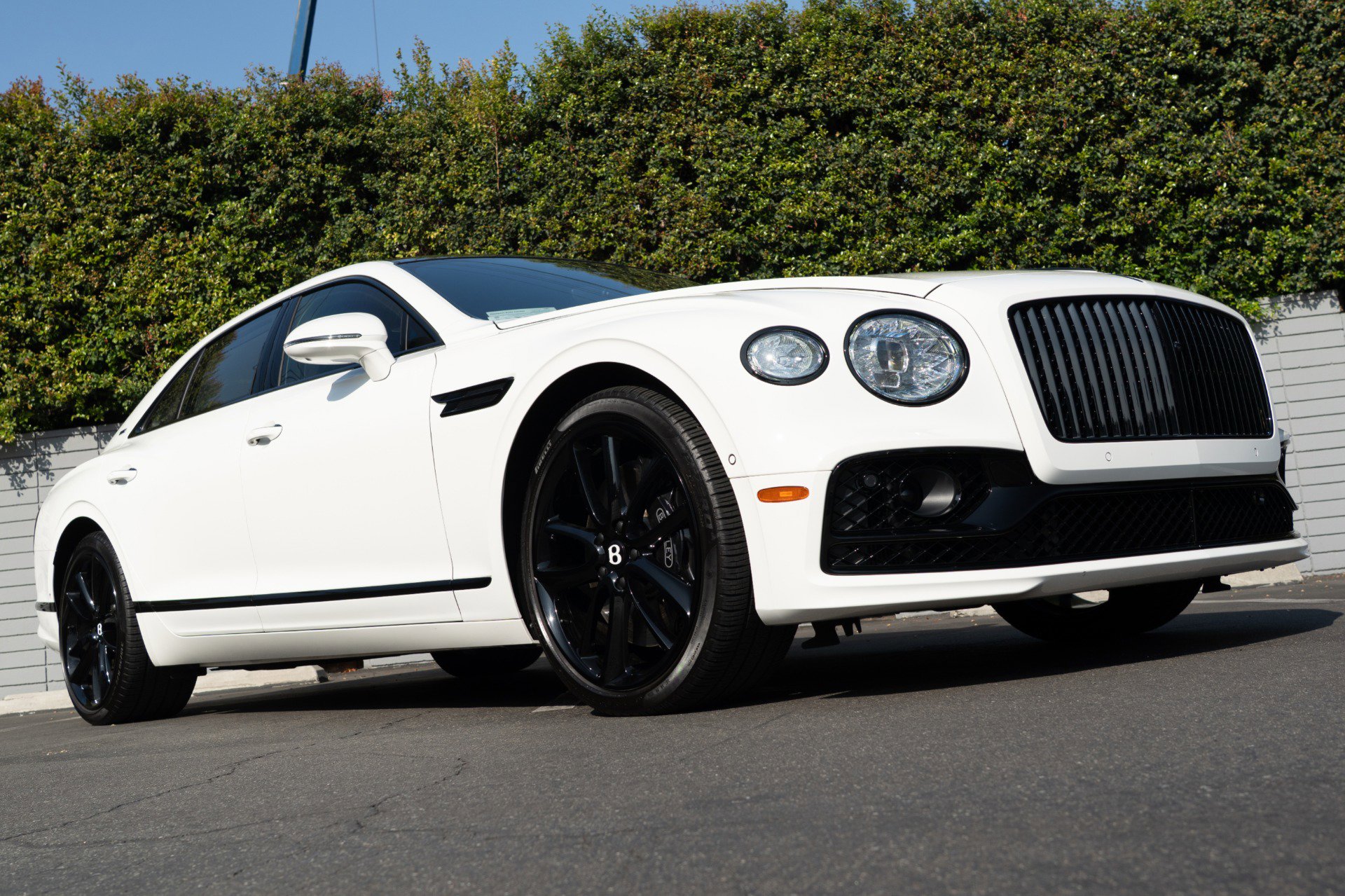 Used 2024 Bentley Flying Spur V8 image 13