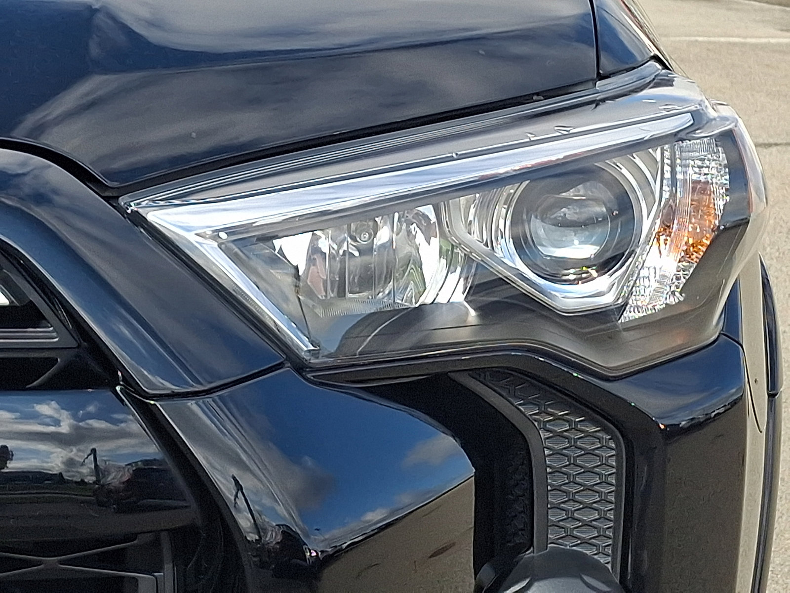 Certified 2021 Toyota 4Runner SR5 Premium w/ Moonroof Package AWD/4WD image 9