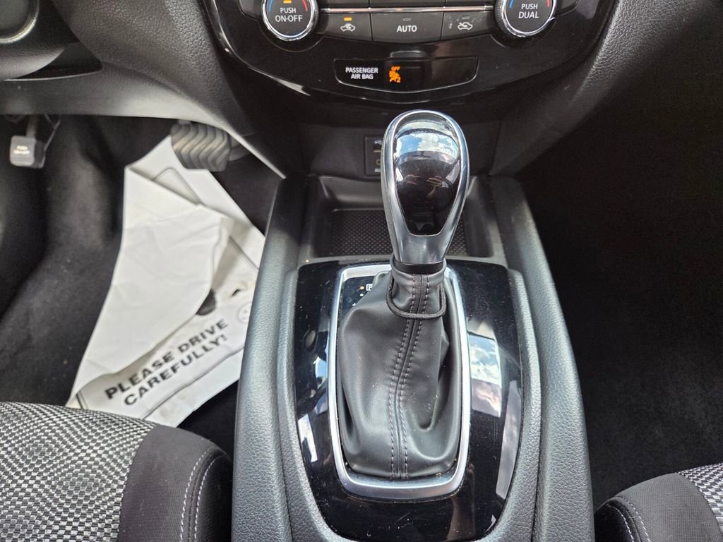 Used 2018 Nissan Rogue Sport SV image 25