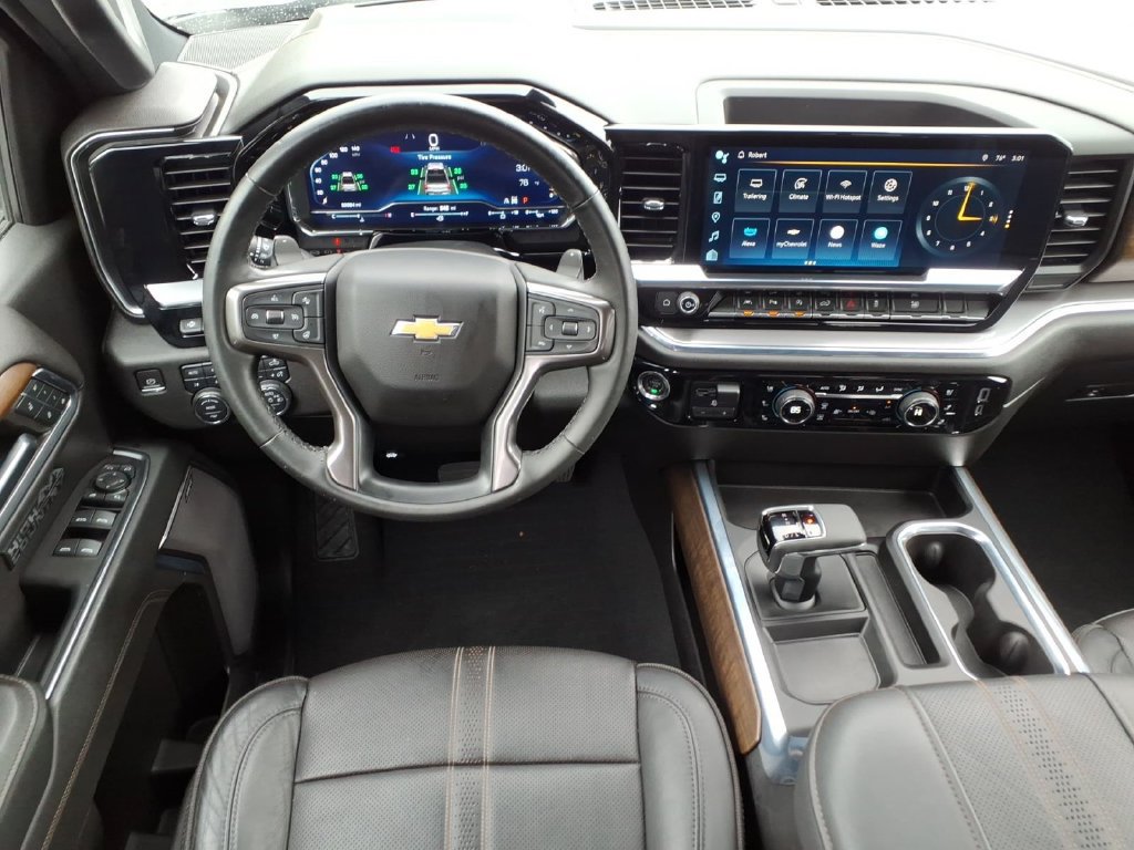 Certified 2023 Chevrolet Silverado 1500 High Country w/ High Country Premium Package AWD/4WD image 17