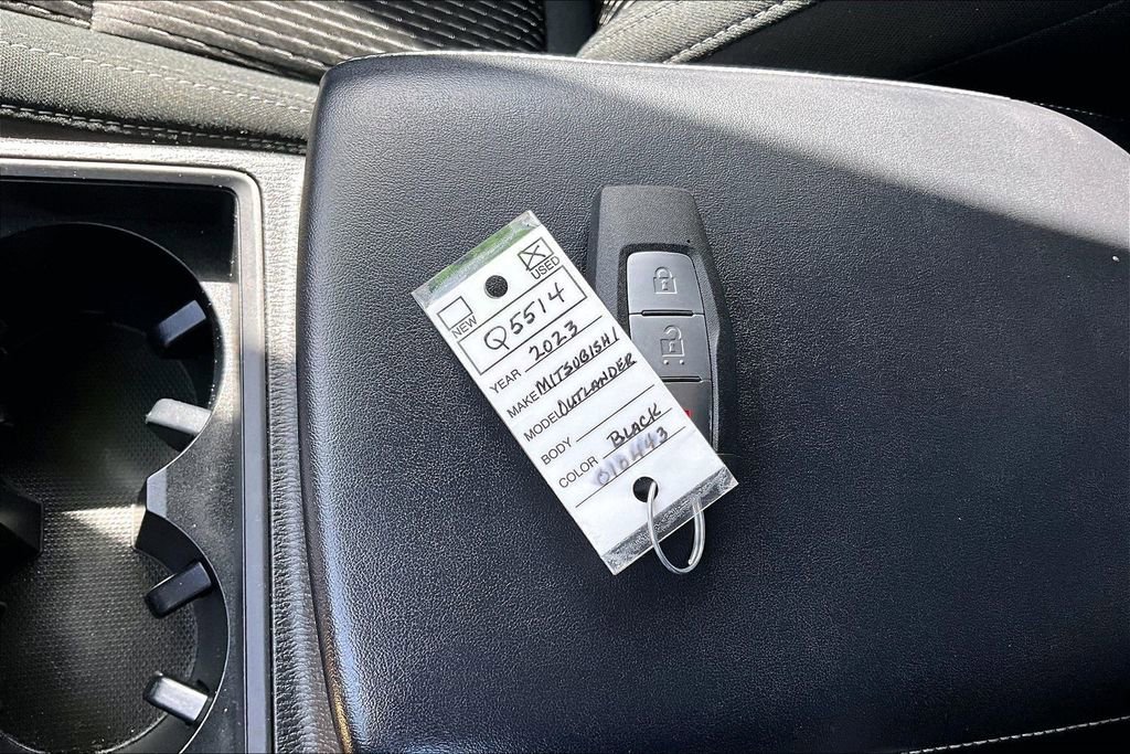 Used 2023 Mitsubishi Outlander ES image 11