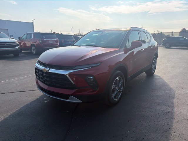 Used 2024 Chevrolet Blazer LT w/ Convenience Package FWD image 2