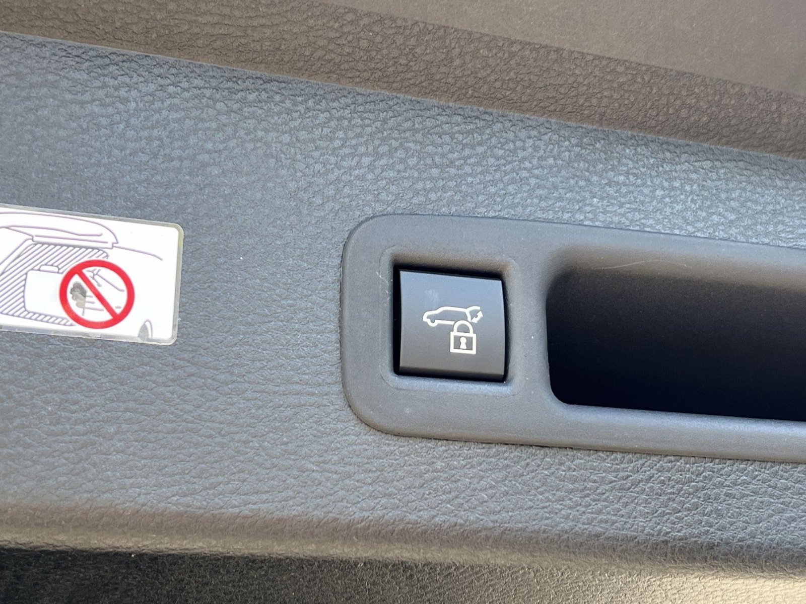 New 2026 Toyota Sienna XLE Woodland Edition AWD/4WD image 21