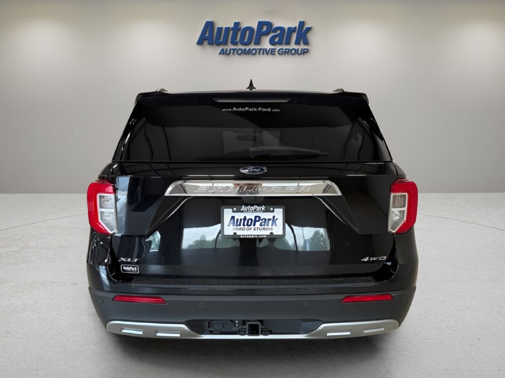 Used 2024 Ford Explorer XLT w/ Equipment Group 202A AWD/4WD image 6