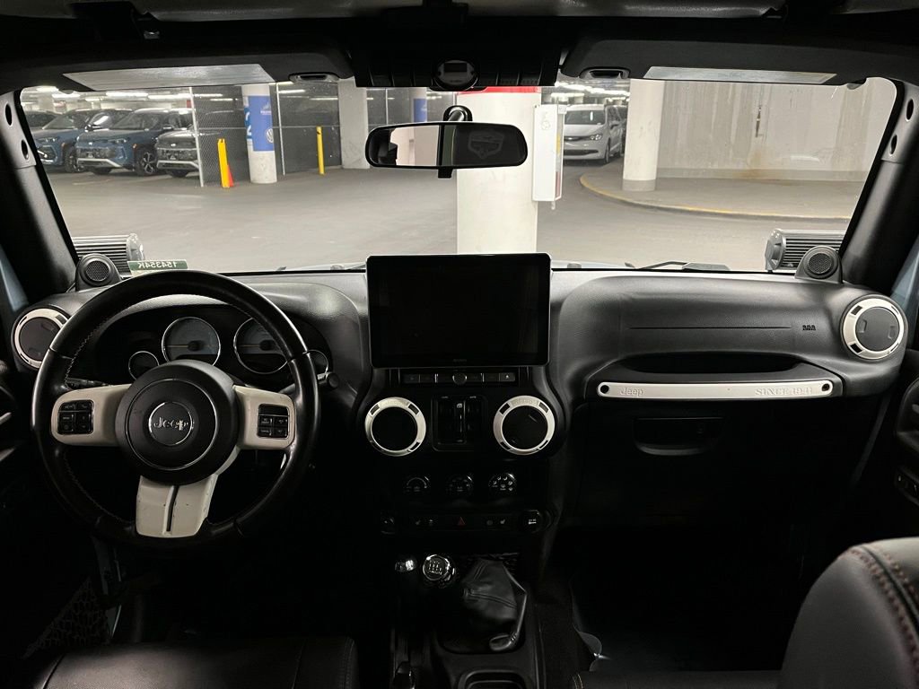 Used 2012 Jeep Wrangler Unlimited Sahara image 7