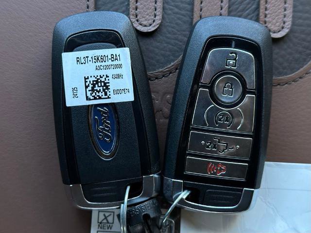 New 2025 Ford F150 King Ranch w/ FX4 Off-Road Package image 28