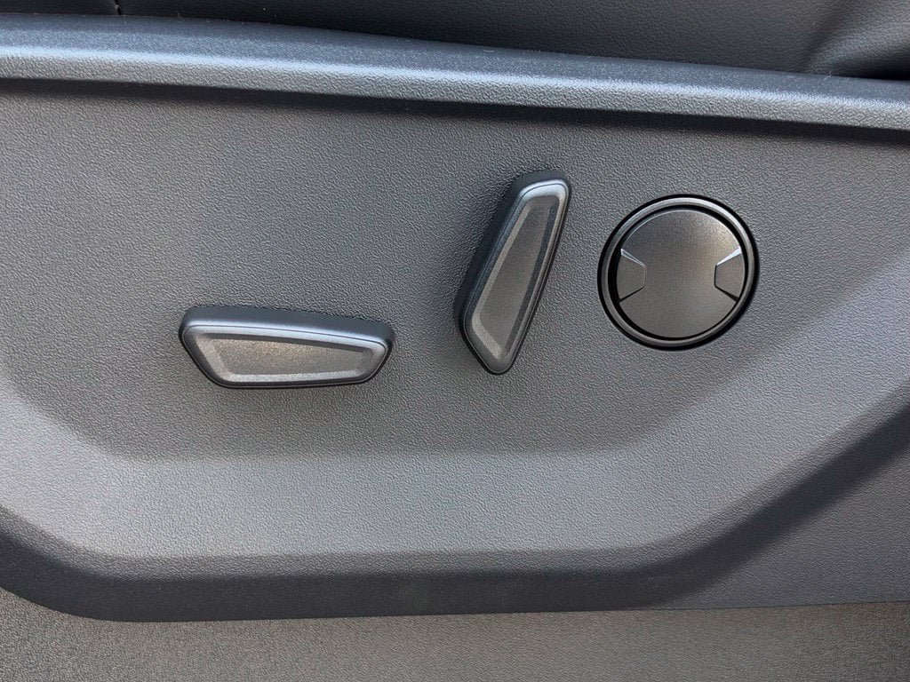 New 2027 Ford Expedition Max Platinum w/ Stealth Appearance Package AWD/4WD image 4