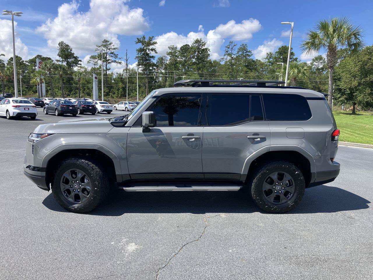 Used 2024 Lexus GX 550 w/ Accessory Package (31) AWD/4WD image 2