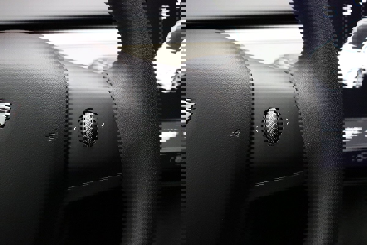 Used 2023 Tesla Model Y Long Range image 52