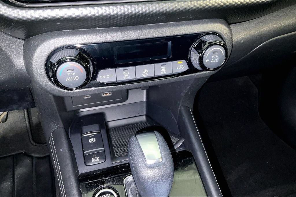 Used 2022 Nissan Kicks SV FWD image 29
