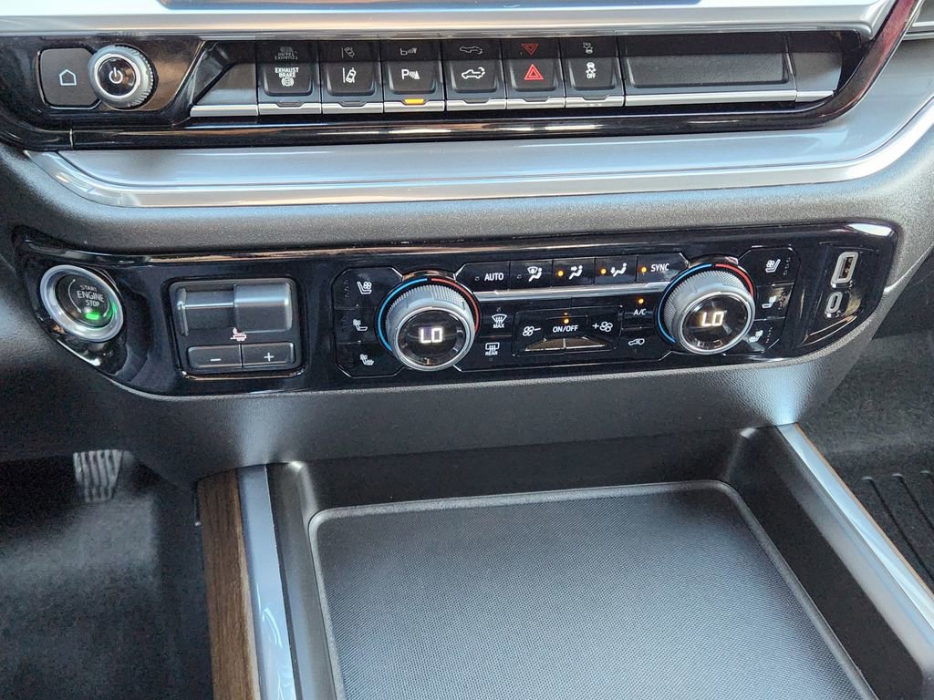 Used 2024 Chevrolet Silverado 3500 High Country w/ High Country Premium Package image 27