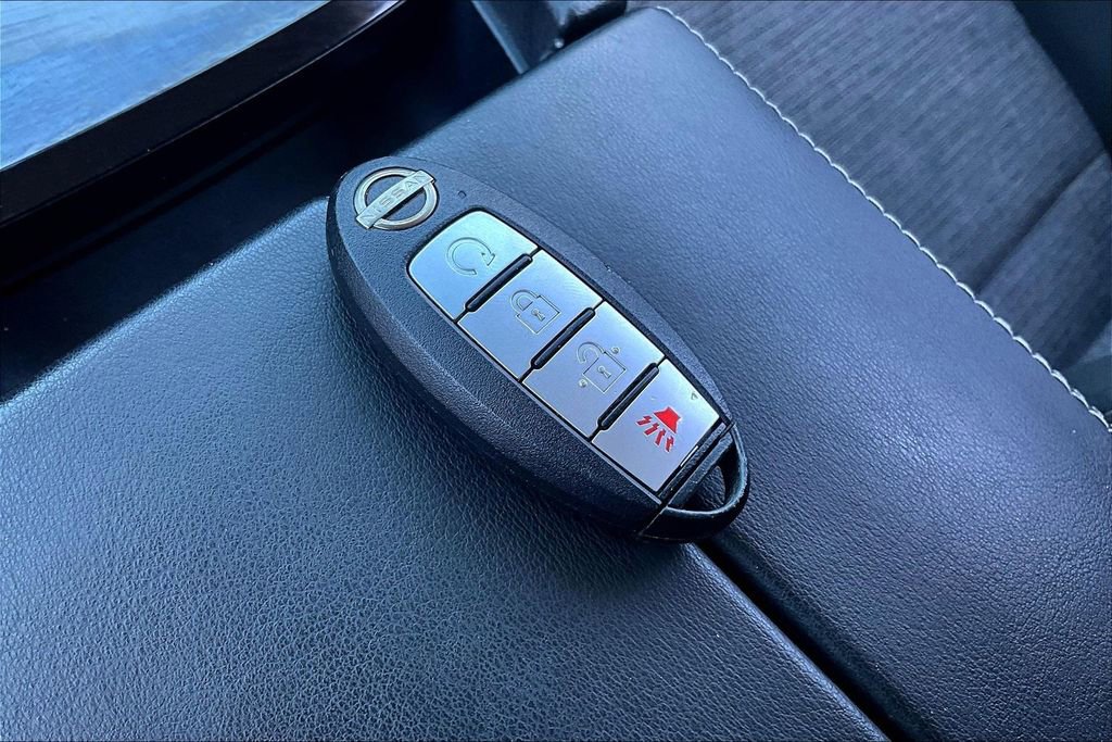 Used 2022 Nissan Rogue SV FWD image 33