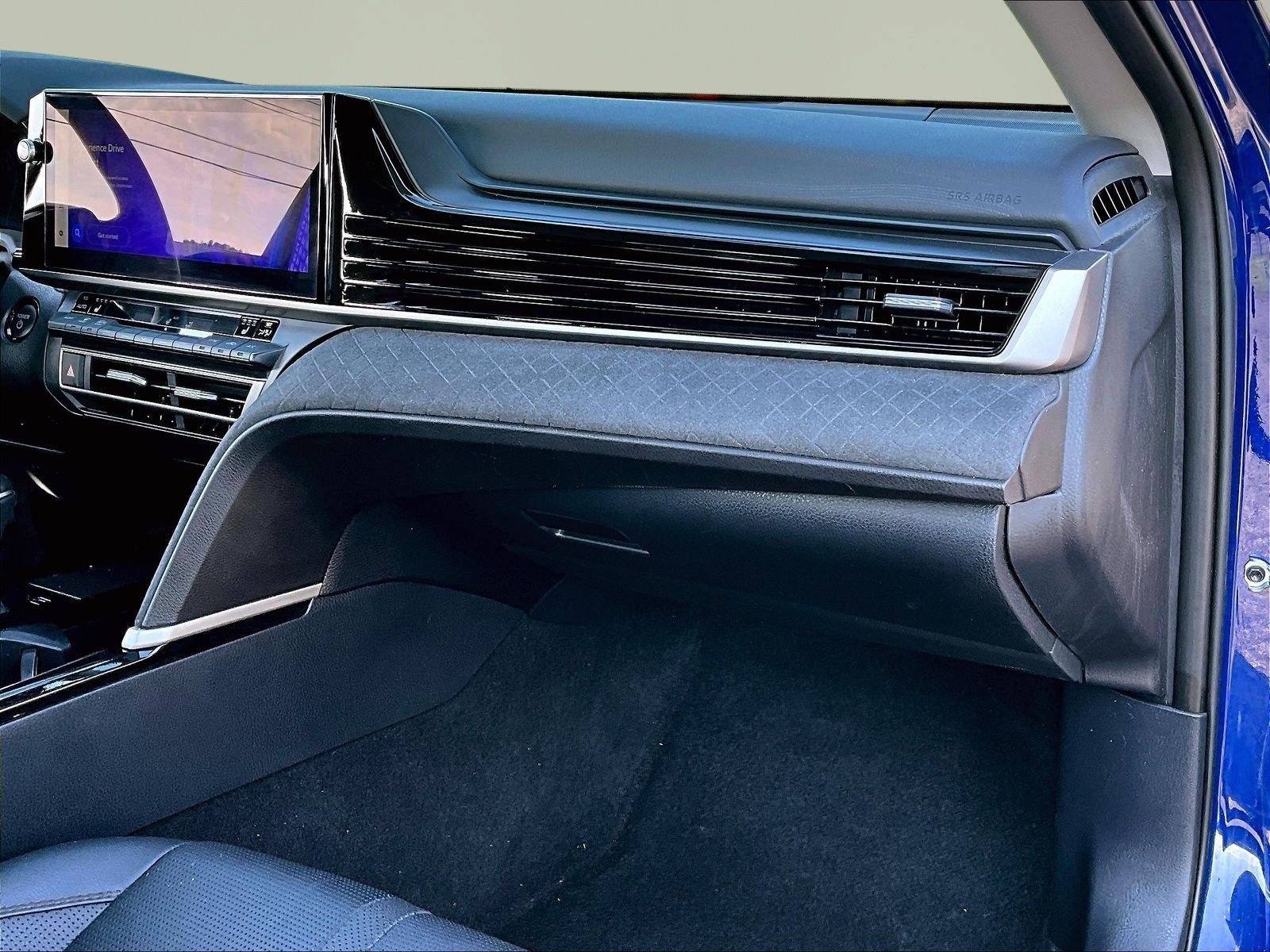 Used 2025 Toyota Camry XLE FWD image 26
