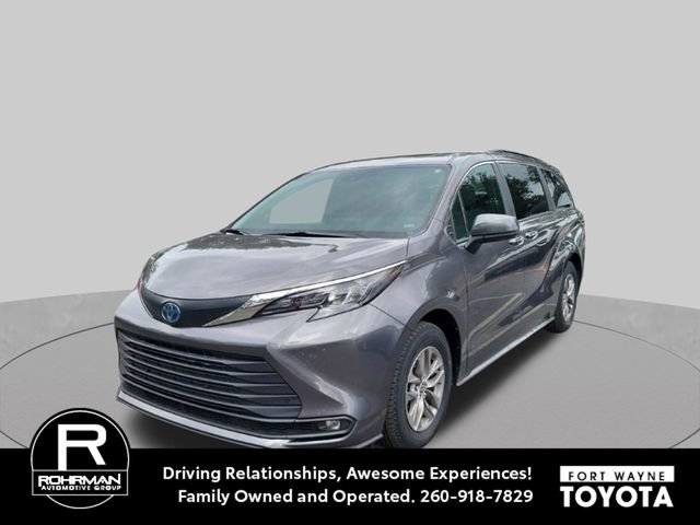 Used 2025 Toyota Sienna XLE