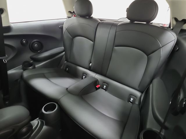 Certified 2024 MINI Cooper SE image 9