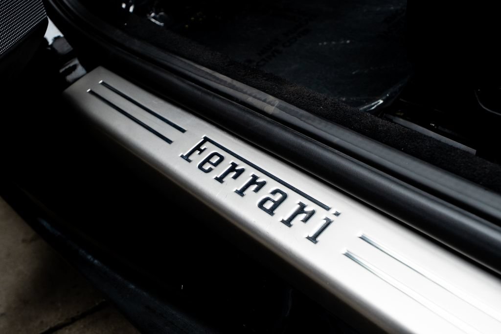 Used 2019 Ferrari Portofino RWD image 19